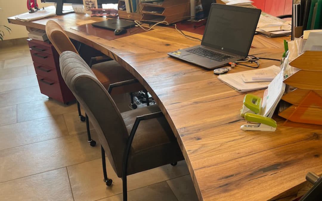 Büroeinrichtung aus Massivholz